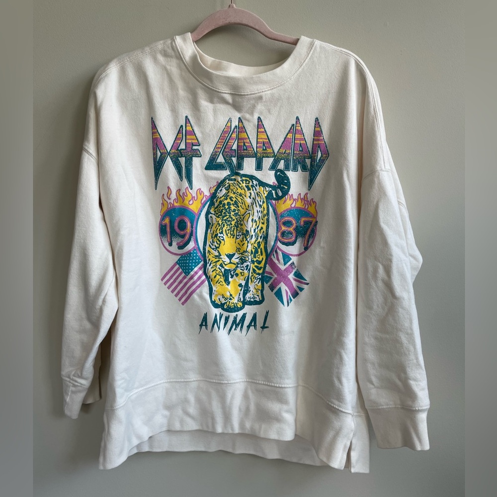 Def Leppard Animal Graphic Crew Neck Sweatshirt